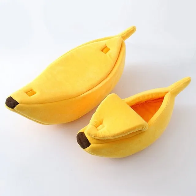 Cozy & Fun: Novelty Banana Cat Bed!